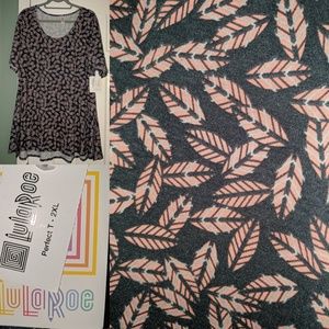 Nwt 2xl Lularoe perfect tee, grey, pink feathers